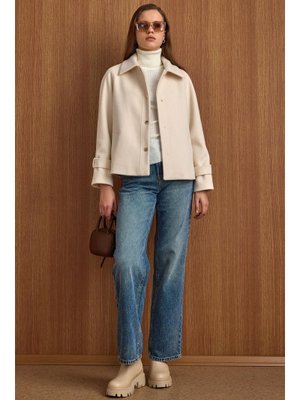 Olcay Ekru Çıt Kapamalı Pat Detaylı Kısa Kaban