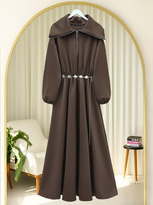 Podyumplus Kahve Boğazlı Yarım Fermuarlı Beli Büzgülü Kemerli Scuba Elbise