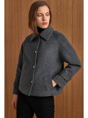 Olcay Koyu Gri Çıt Kapamalı Pat Detaylı Kısa Kaban