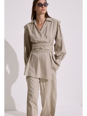 MANUKA Bej Bağlama Detaylı Kruvaze Gömlek
