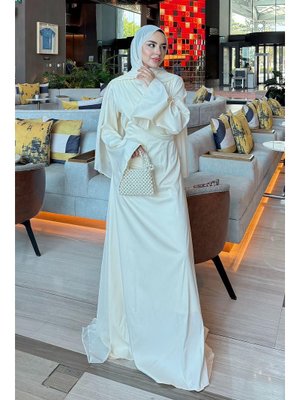 Salih Çelebi Krem Pelerinli Saten Abiye Elbise