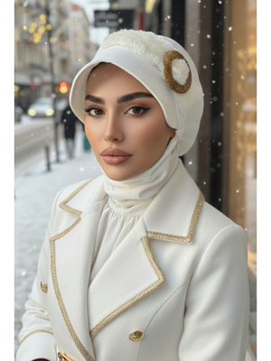 AİŞE TESETTÜR Beyaz Gold Tokalı Şapka