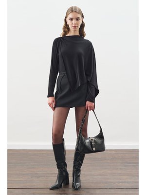 MANUKA Siyah Şal Detaylı Dökümlü Bluz