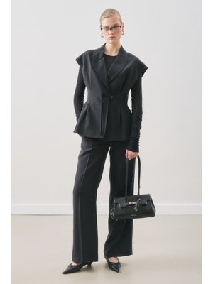 MANUKA Siyah Dökümlü Tencel Kemerli Yelek