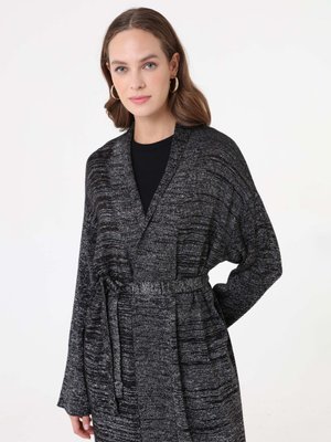 Refka Siyah Kuşaklı Uzun Triko Hırka