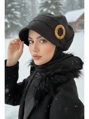 AİŞE TESETTÜR Siyah Gold Tokalı Şapka