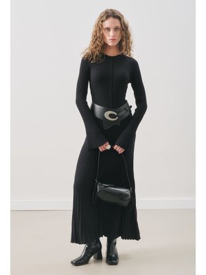 MANUKA Siyah Kloş Etekli Lastik Örgü Elbise