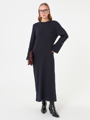 Refka Lacivert Zarif Düğme Detaylı Triko Elbise