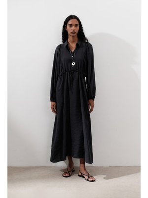 MANUKA Siyah Tencel Dökümlü Elbise