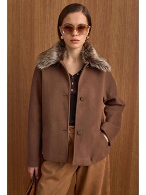 Olcay Yakası Çıkabilen Kürklü Kısa Kaban A.kahve