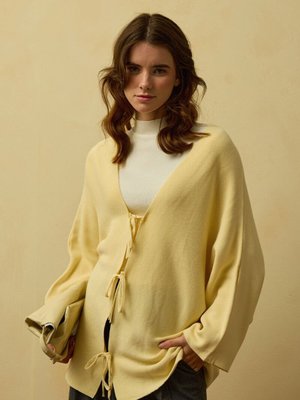 Ceylan Otantik Fiyonklu Triko Ceket Tereyağ Sarısı
