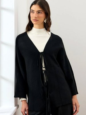 Ceylan Otantik Siyah Fiyonklu Triko Ceket