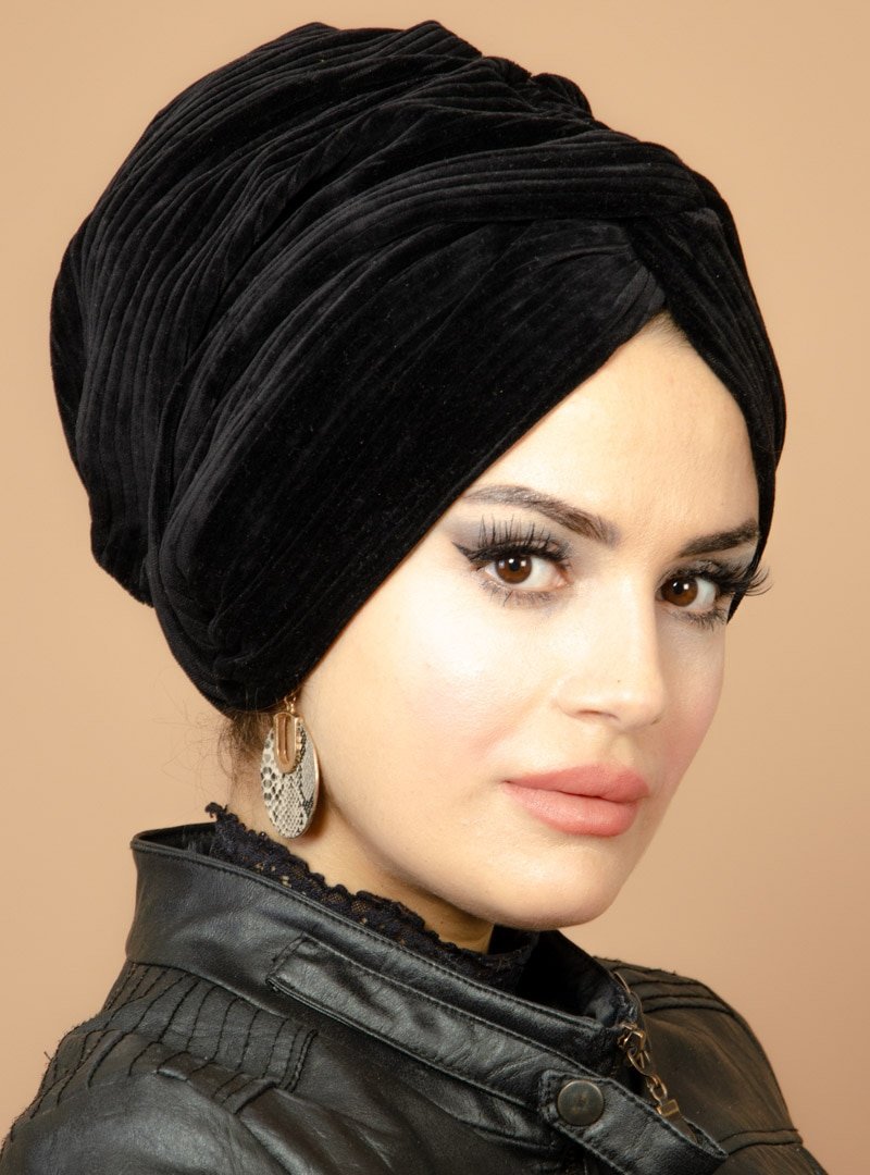 AİŞE TESETTÜR Siyah Kadife Burgu Bone Hazır Türban