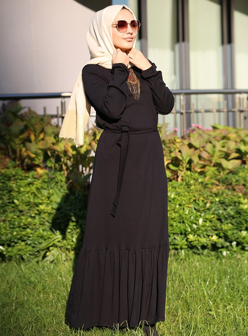 Esra Üstün Siyah Kuşak Detaylı Elbise