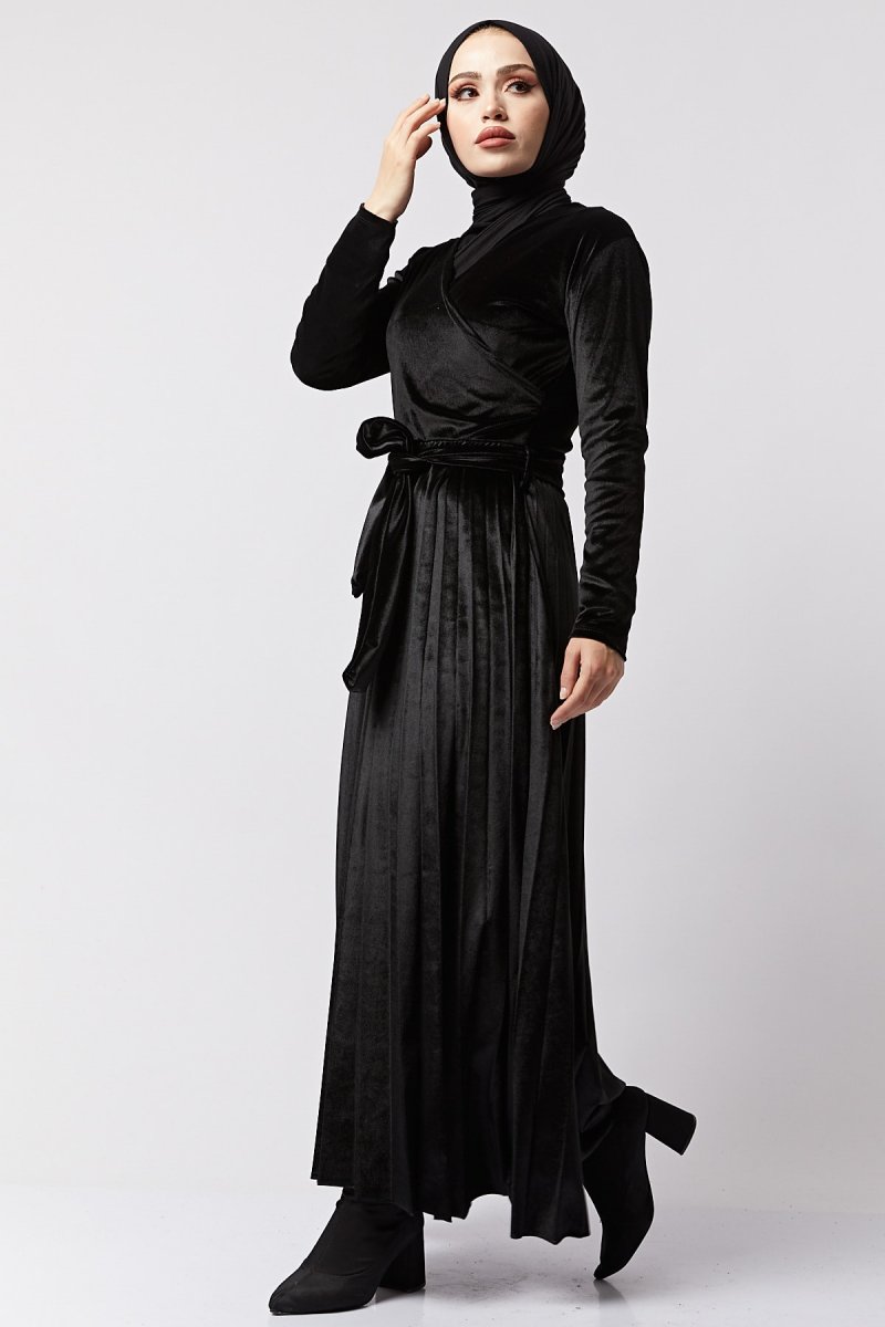 Festmoda Siyah Kadife Piliseli Elbise