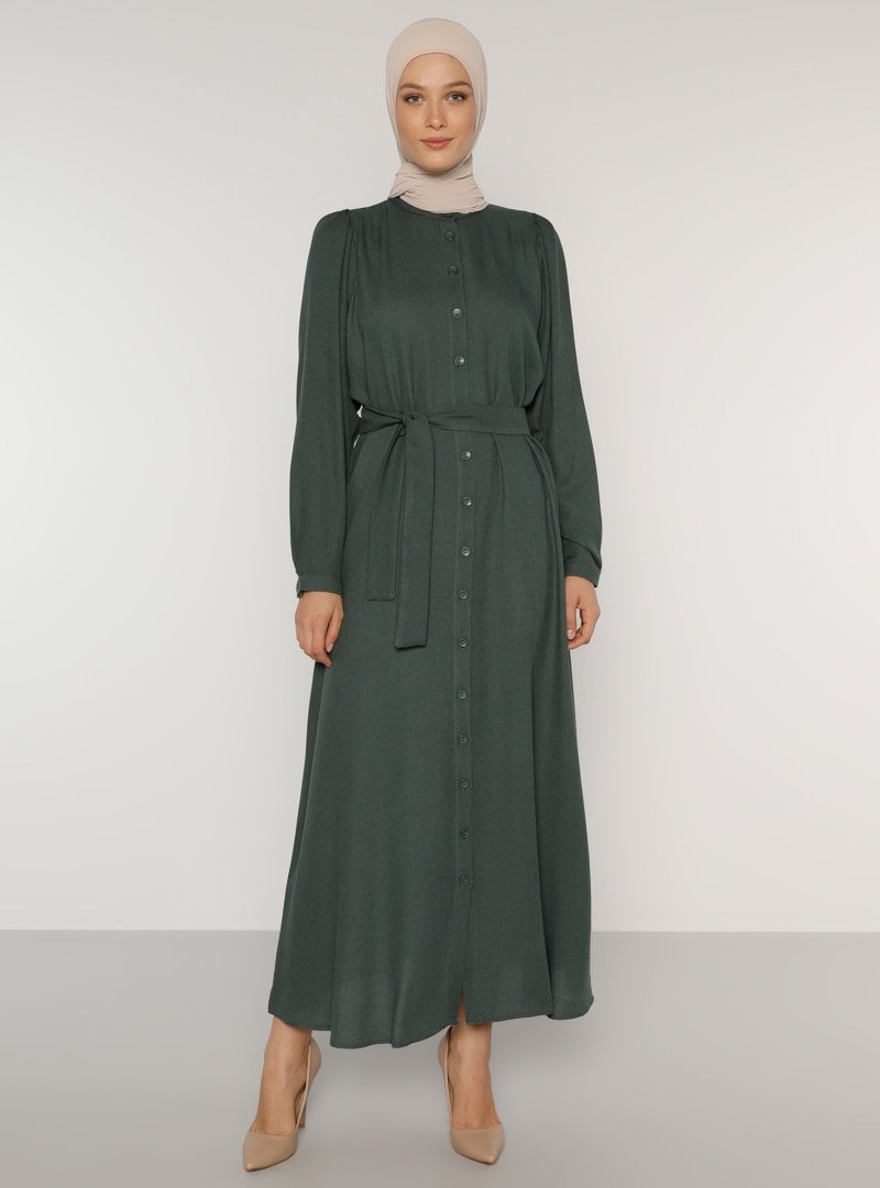 Refka Koyu Yeşil Boydan Düğmeli Kuşaklı Elbise