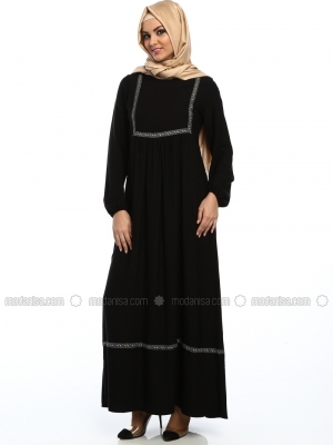 Cml Collection Nakışlı Piliseli Siyah Elbise