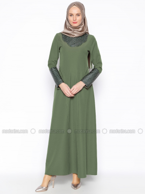 Jamila Haki Lazer Kesim Detaylı Elbise