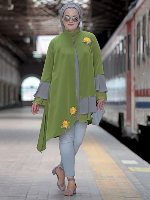 Nesrin Emniyetli Yeşil Nakışlı Fırfırlı Bluz&Ceket İkili Takım
