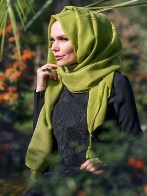 Muslima Wear Fıstık Yeşili Queen Püsküllü Şal