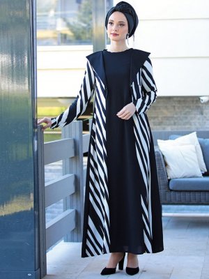 Nilüfer Kamacıoğlu Siyah Beyaz Yaka Detaylı Melodi Elbise