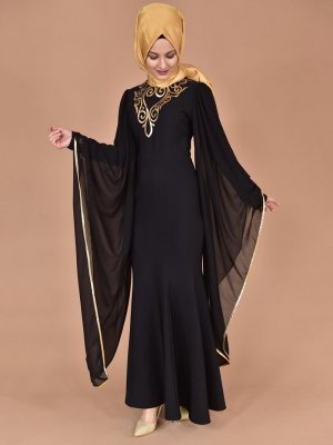 AYŞE MELEK TASARIM Siyah Kolları Şifon Pelerin Elbise
