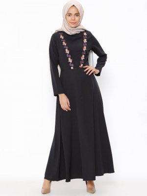 CML Collection Siyah Nakış Detaylı Elbise