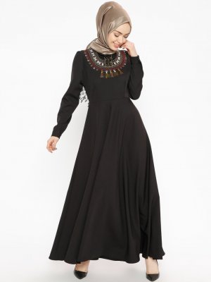 BÜRÜN Siyah Nakışlı Elbise