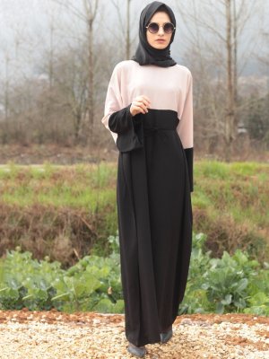 Fatma Aydın Siyah Beyaz Elbise Ferace