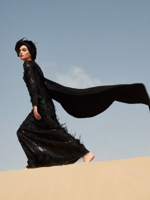 Raşit Bağzıbağlı X Modanisa Siyah Tüy Detaylı Payetli Abiye Elbise