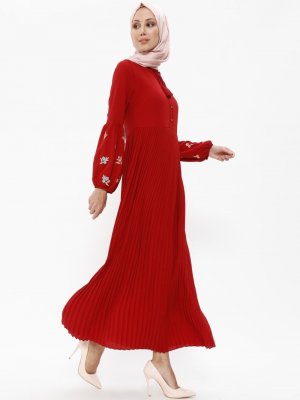 Puane Kırmızı Piliseli Elbise