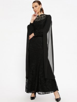 Butik Neşe Siyah Dantelli Kolyeli Kolları Şifon Detaylı Abiye Elbise