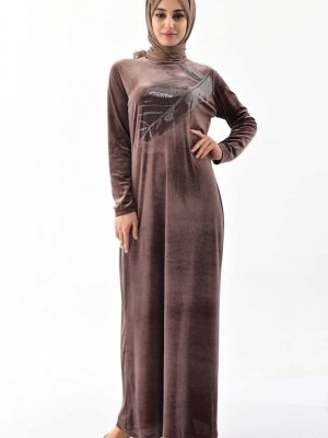 Sefamerve Kahverengi Büyük Beden Taş Baskılı Kadife Elbise