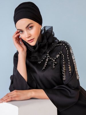 Nihan Peker X Modanisa Siyah Taş İşlemeli Dökümlü Elbise