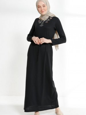Sefamerve Siyah Beli Büzgülü Nakışlı Elbise