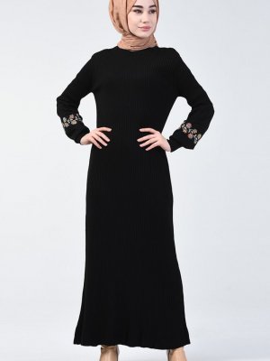 Sefamerve Siyah Nakışlı Triko Elbise